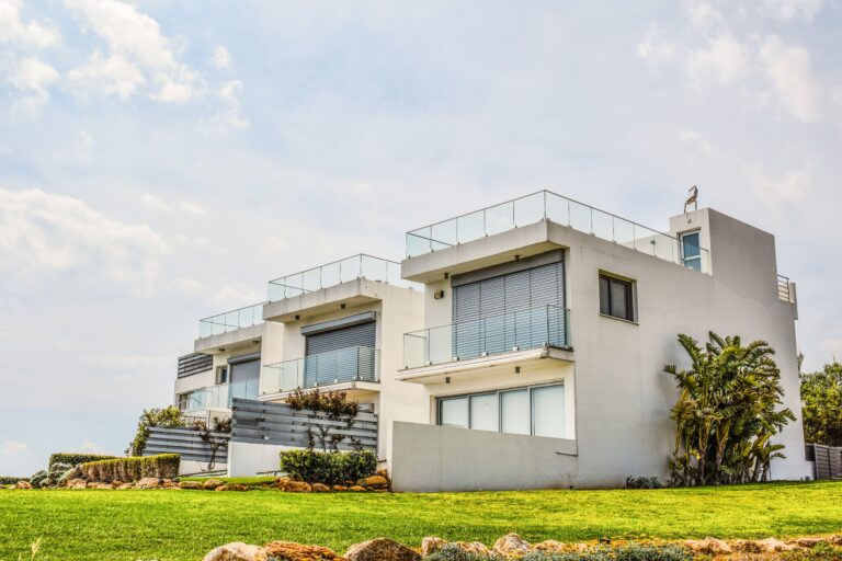 Luxury villa moving services in Jumeirah Golf Estates by Alaska Movers